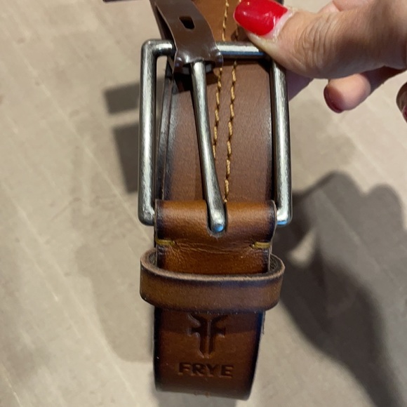 Frye men’s genuine leather belt center stitch detail - Picture 7 of 9